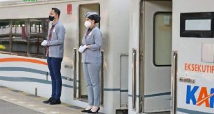 Gaji Pramugari Kereta Api - Tugas, Syarat dan Tunjangan